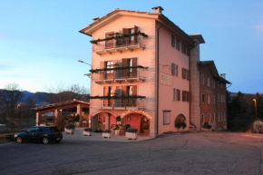 Отель Hotel Piccola Mantova  Боско-Кьезануова